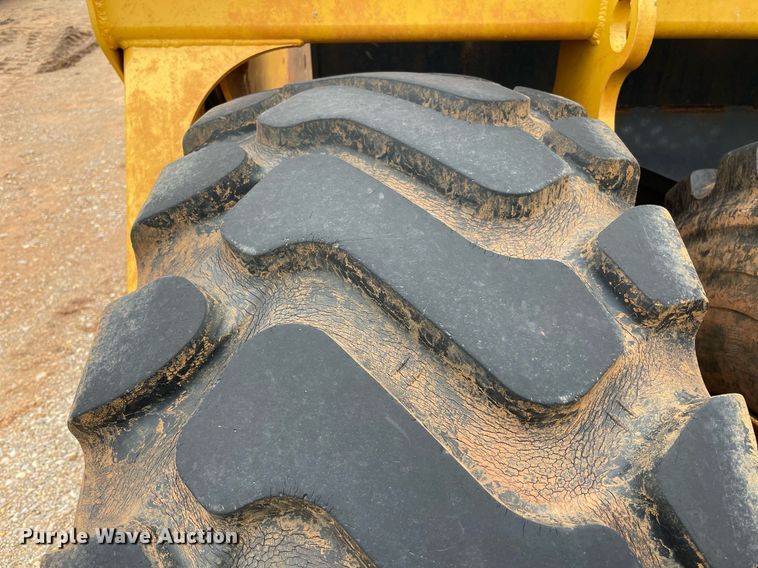 image for item NA9683 2017 John Deere 2010DE  scraper