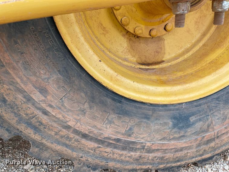 image for item NA9683 2017 John Deere 2010DE  scraper