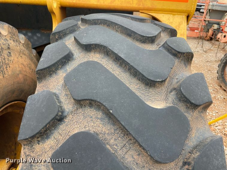 image for item NA9683 2017 John Deere 2010DE  scraper