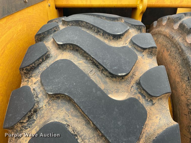 image for item NA9683 2017 John Deere 2010DE  scraper