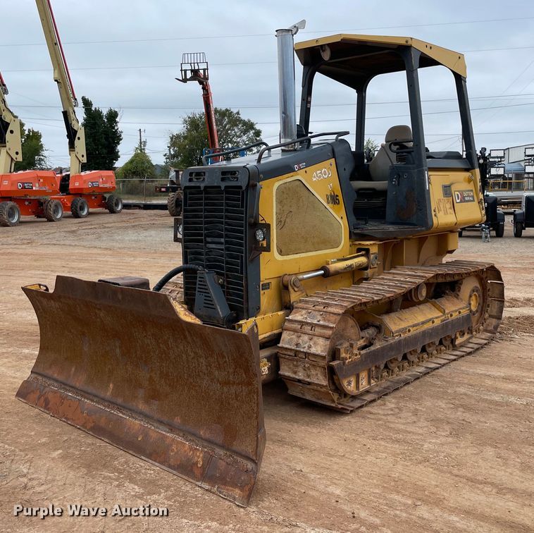 image for item NA9684 2007 John Deere 450J LT dozer