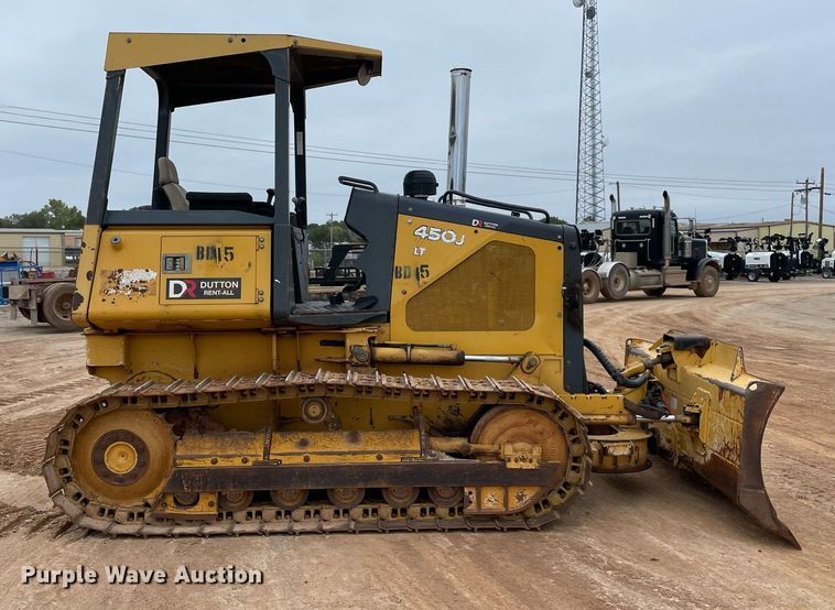 image for item NA9684 2007 John Deere 450J LT dozer