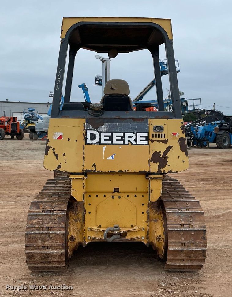 image for item NA9684 2007 John Deere 450J LT dozer