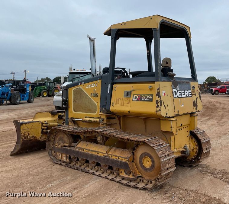 image for item NA9684 2007 John Deere 450J LT dozer