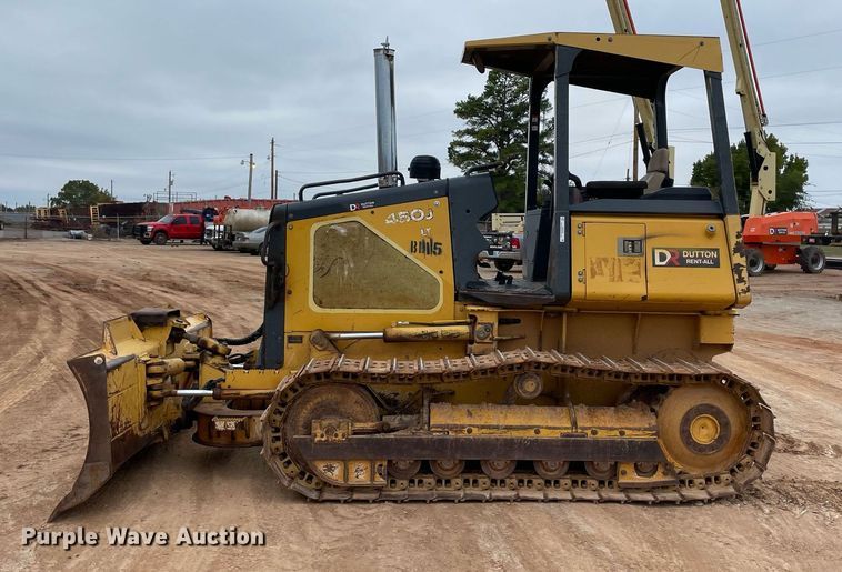 image for item NA9684 2007 John Deere 450J LT dozer