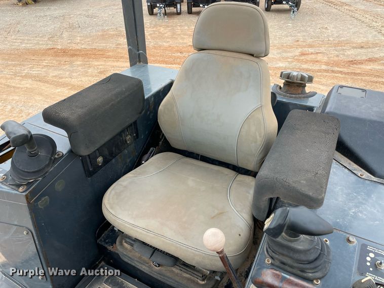 image for item NA9684 2007 John Deere 450J LT dozer