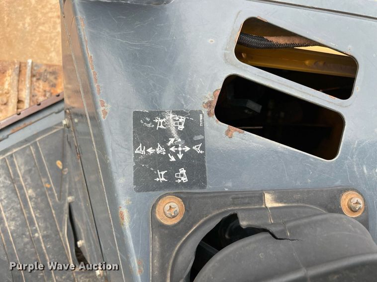 image for item NA9684 2007 John Deere 450J LT dozer