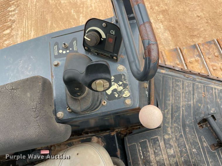 image for item NA9684 2007 John Deere 450J LT dozer