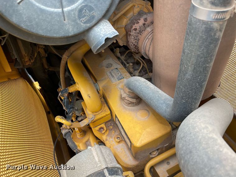 image for item NA9684 2007 John Deere 450J LT dozer