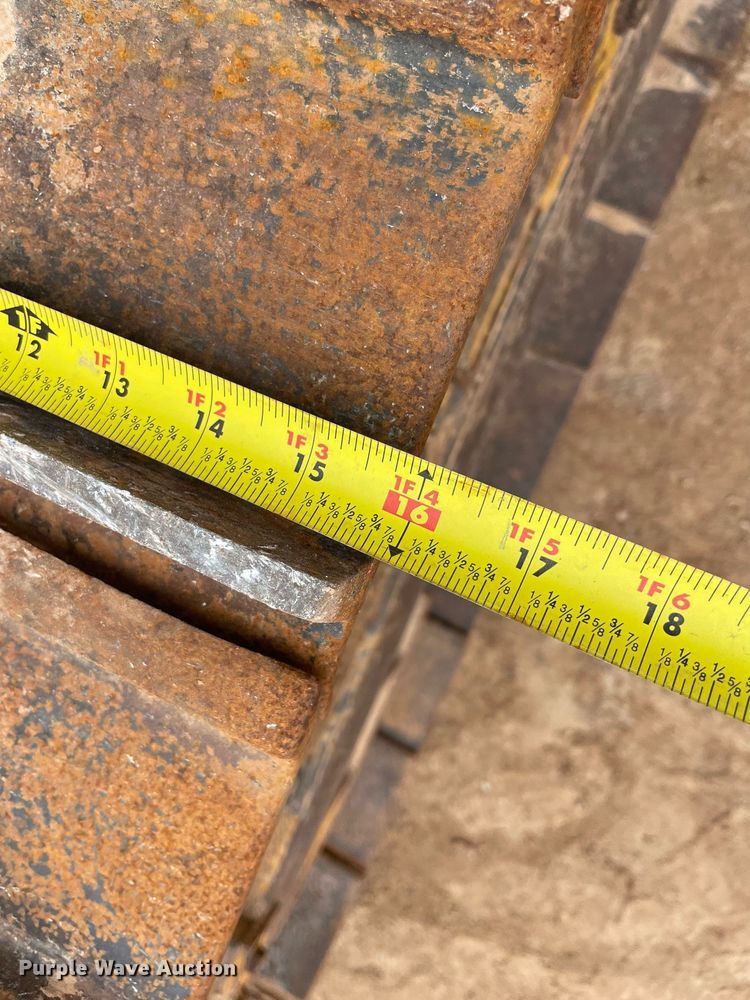 image for item NA9684 2007 John Deere 450J LT dozer