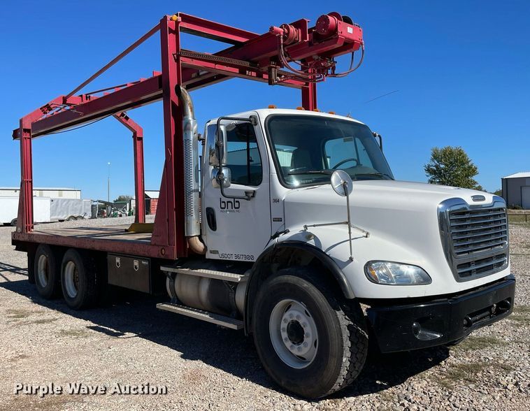 image for item NA9698 2005 Freightliner Business Class M2  crane truck
