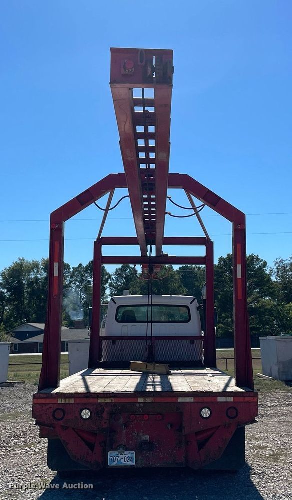 image for item NA9698 2005 Freightliner Business Class M2  crane truck