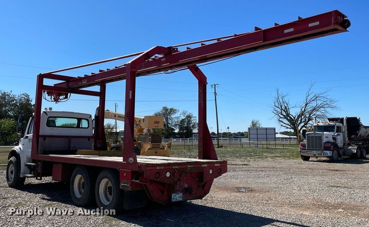 image for item NA9698 2005 Freightliner Business Class M2  crane truck