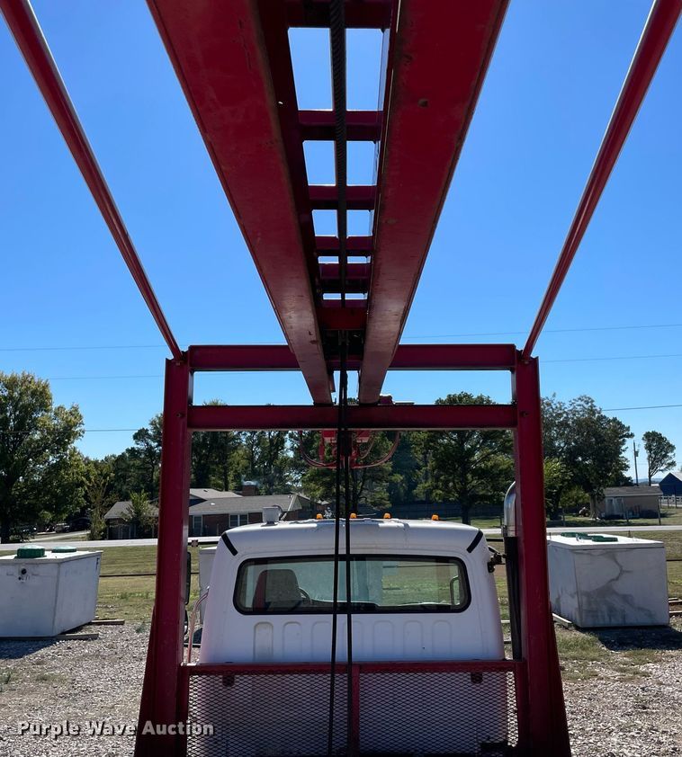 image for item NA9698 2005 Freightliner Business Class M2  crane truck