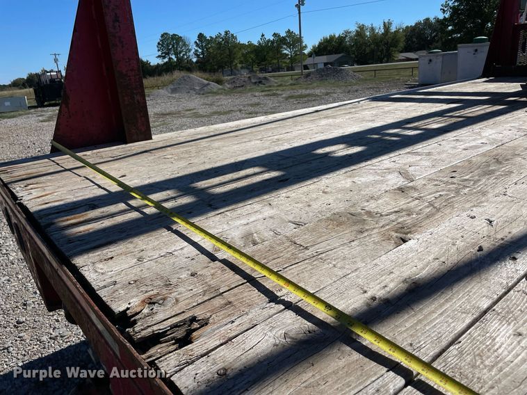 image for item NA9698 2005 Freightliner Business Class M2  crane truck