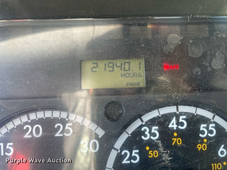 image for item NA9698 2005 Freightliner Business Class M2  crane truck