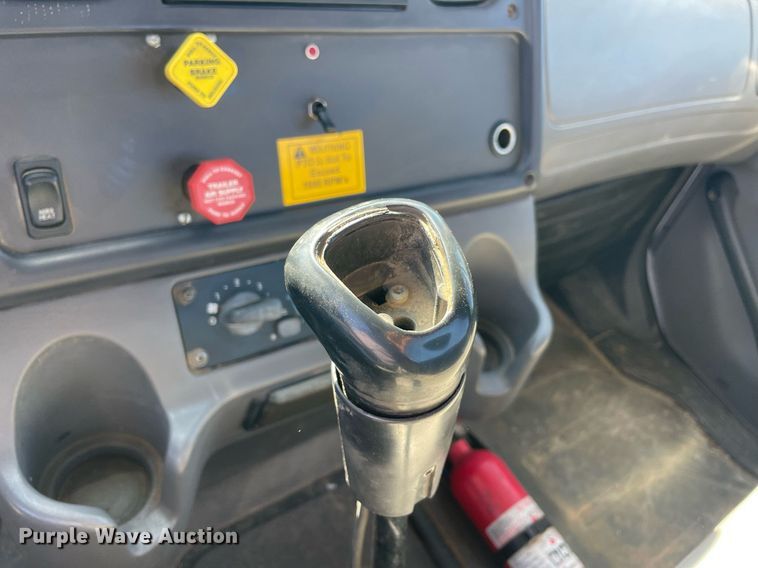 image for item NA9698 2005 Freightliner Business Class M2  crane truck