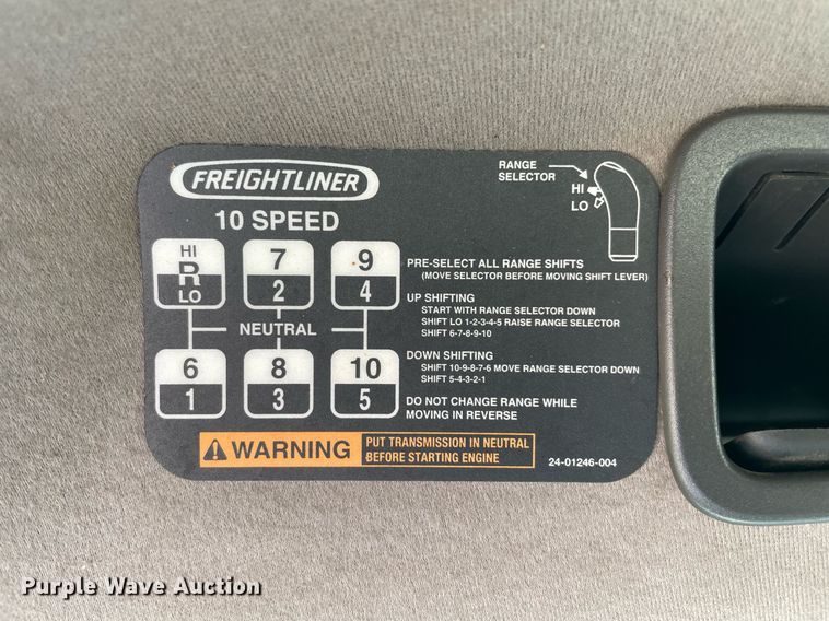 image for item NA9698 2005 Freightliner Business Class M2  crane truck