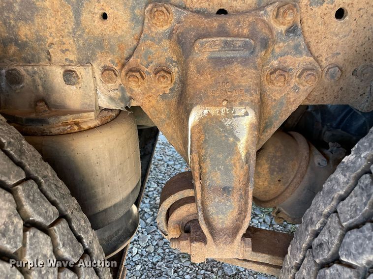 image for item NA9698 2005 Freightliner Business Class M2  crane truck