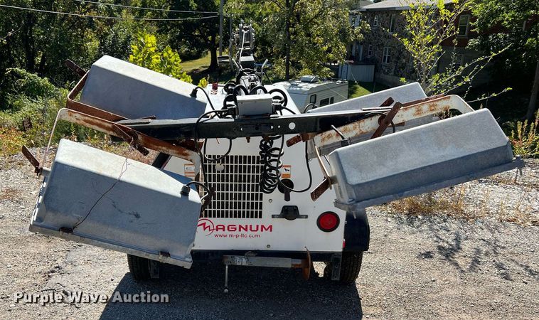 image for item NI9027 2005 Magnum 4060M-MH  light plant