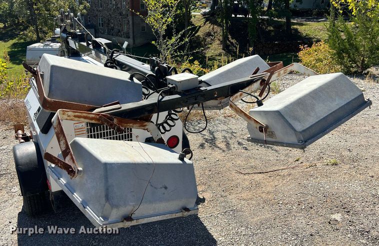 image for item NI9027 2005 Magnum 4060M-MH  light plant