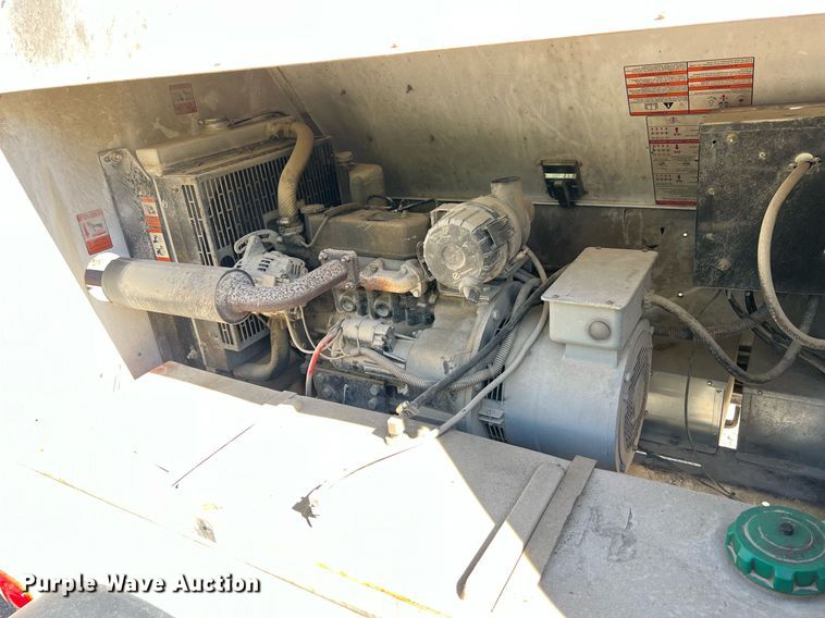 image for item NI9027 2005 Magnum 4060M-MH  light plant