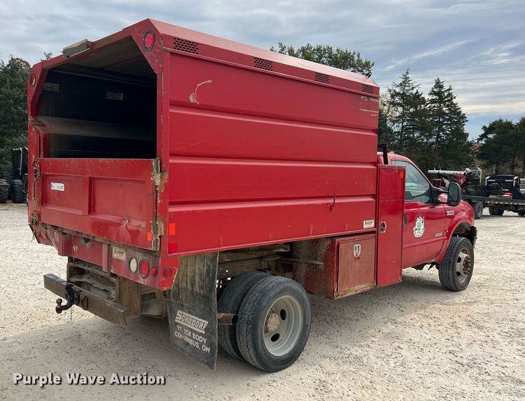 image for item NI9096 2006 Ford F550 Super Duty XL  chipper truck