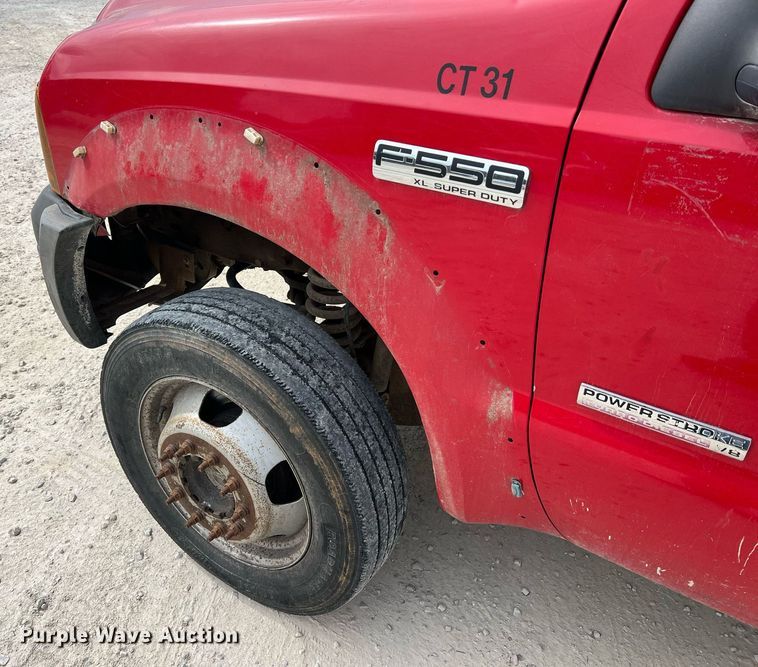 image for item NI9096 2006 Ford F550 Super Duty XL  chipper truck