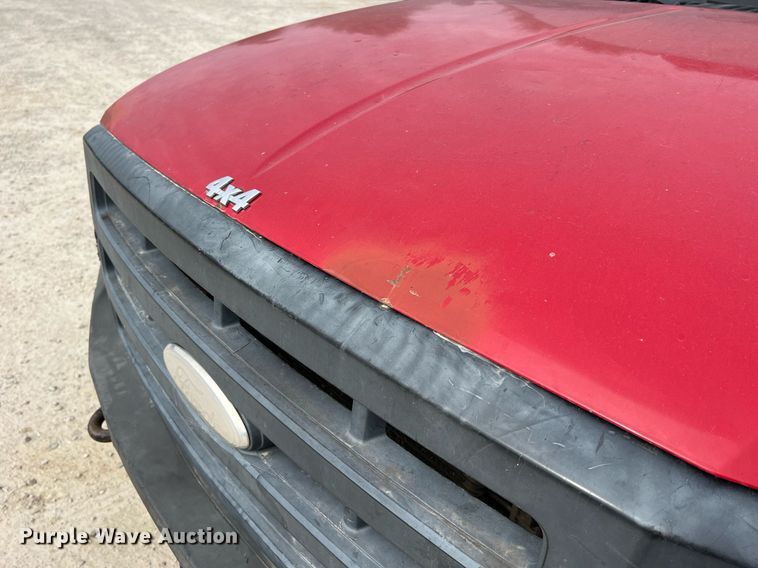 image for item NI9096 2006 Ford F550 Super Duty XL  chipper truck