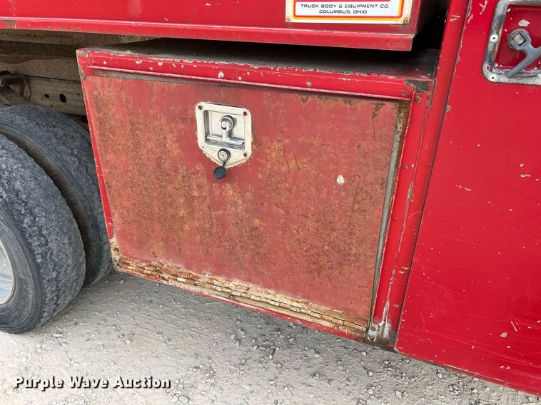 image for item NI9096 2006 Ford F550 Super Duty XL  chipper truck