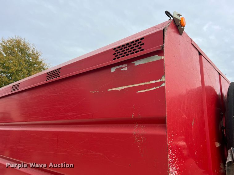 image for item NI9096 2006 Ford F550 Super Duty XL  chipper truck