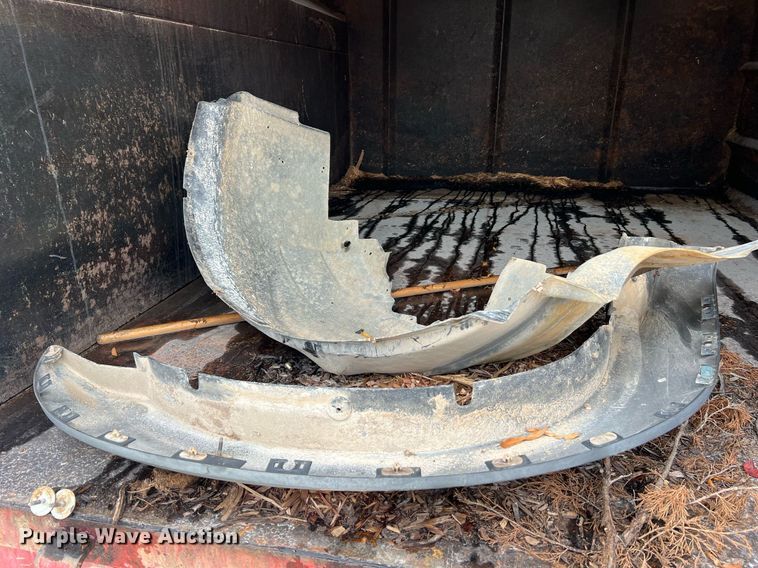 image for item NI9096 2006 Ford F550 Super Duty XL  chipper truck