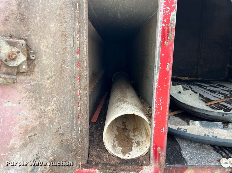 image for item NI9096 2006 Ford F550 Super Duty XL  chipper truck