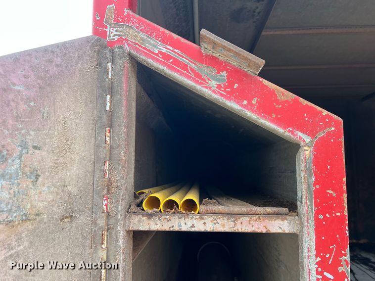 image for item NI9096 2006 Ford F550 Super Duty XL  chipper truck