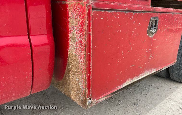 image for item NI9096 2006 Ford F550 Super Duty XL  chipper truck