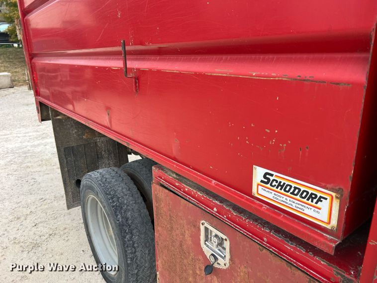 image for item NI9096 2006 Ford F550 Super Duty XL  chipper truck