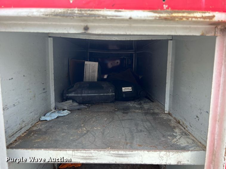 image for item NI9096 2006 Ford F550 Super Duty XL  chipper truck