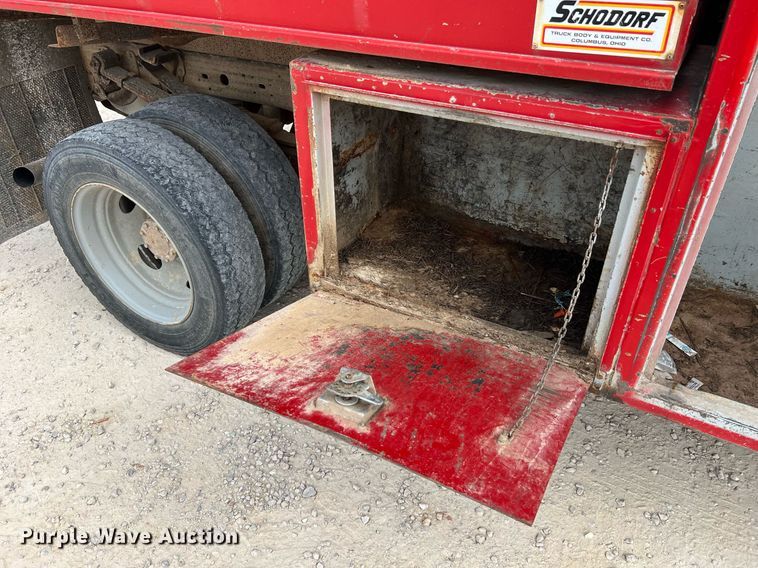 image for item NI9096 2006 Ford F550 Super Duty XL  chipper truck