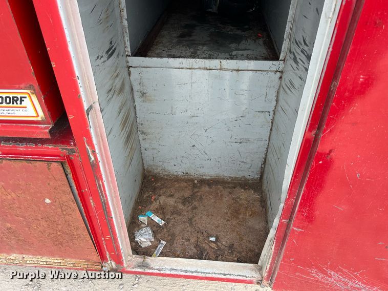 image for item NI9096 2006 Ford F550 Super Duty XL  chipper truck