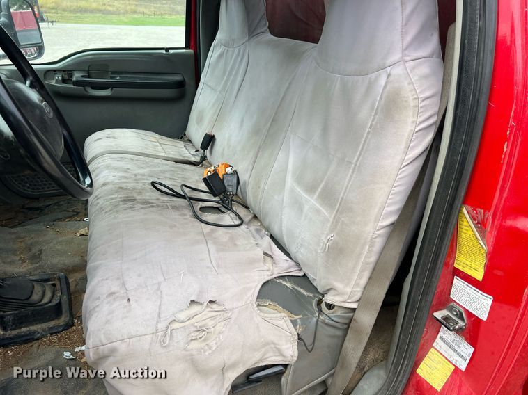 image for item NI9096 2006 Ford F550 Super Duty XL  chipper truck