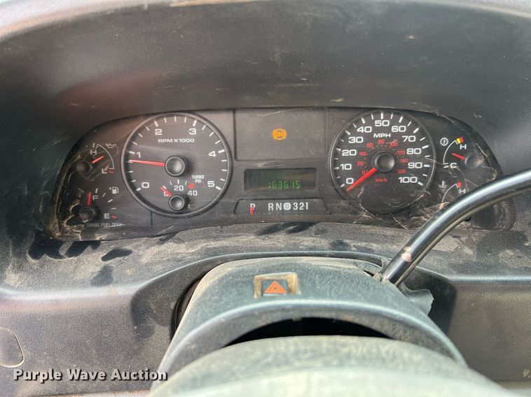 image for item NI9096 2006 Ford F550 Super Duty XL  chipper truck