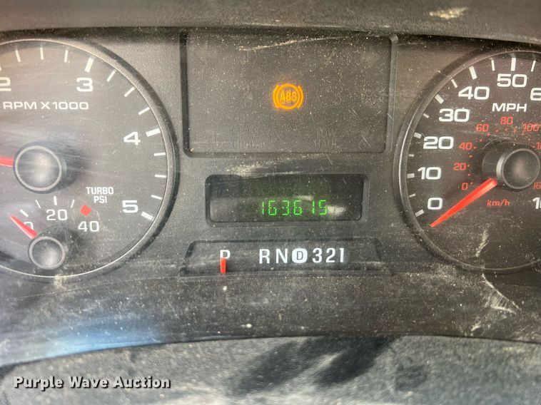 image for item NI9096 2006 Ford F550 Super Duty XL  chipper truck