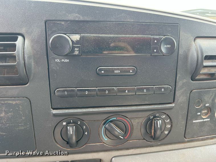 image for item NI9096 2006 Ford F550 Super Duty XL  chipper truck