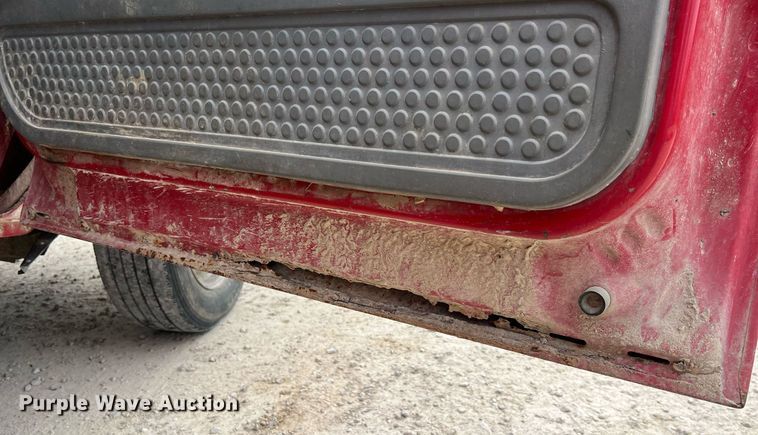 image for item NI9096 2006 Ford F550 Super Duty XL  chipper truck