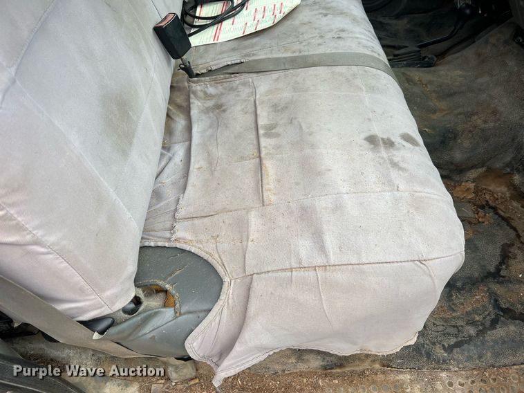 image for item NI9096 2006 Ford F550 Super Duty XL  chipper truck