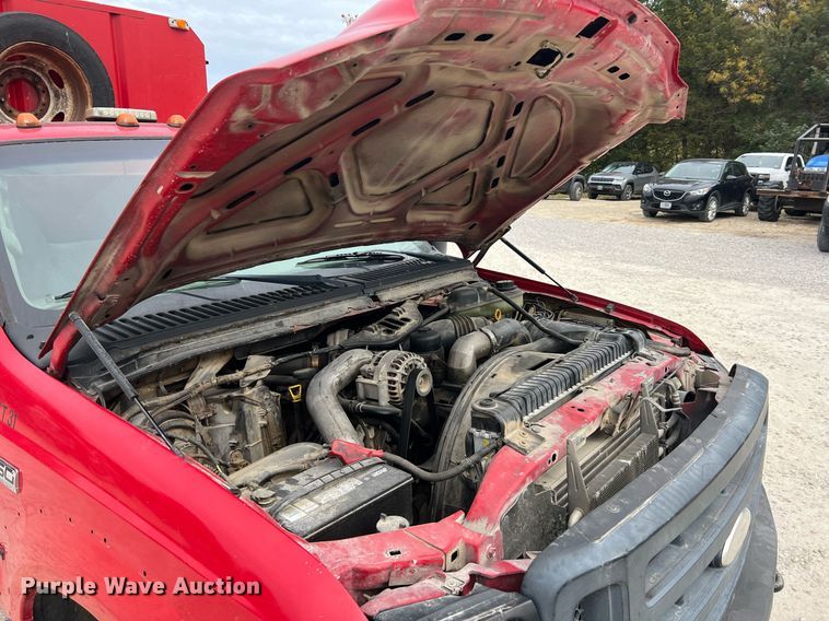 image for item NI9096 2006 Ford F550 Super Duty XL  chipper truck