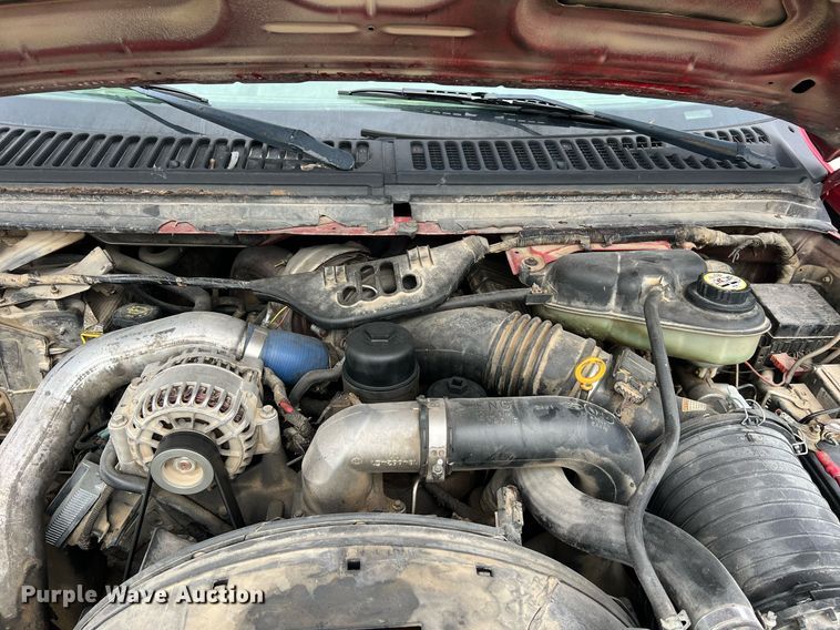 image for item NI9096 2006 Ford F550 Super Duty XL  chipper truck