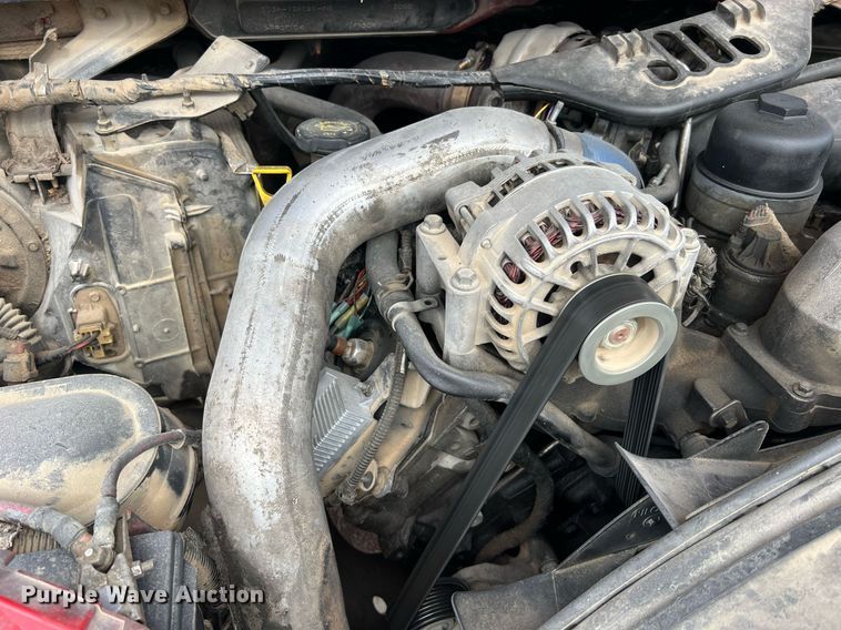 image for item NI9096 2006 Ford F550 Super Duty XL  chipper truck