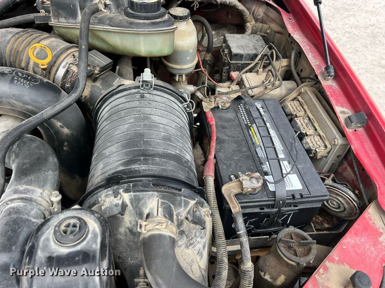 image for item NI9096 2006 Ford F550 Super Duty XL  chipper truck