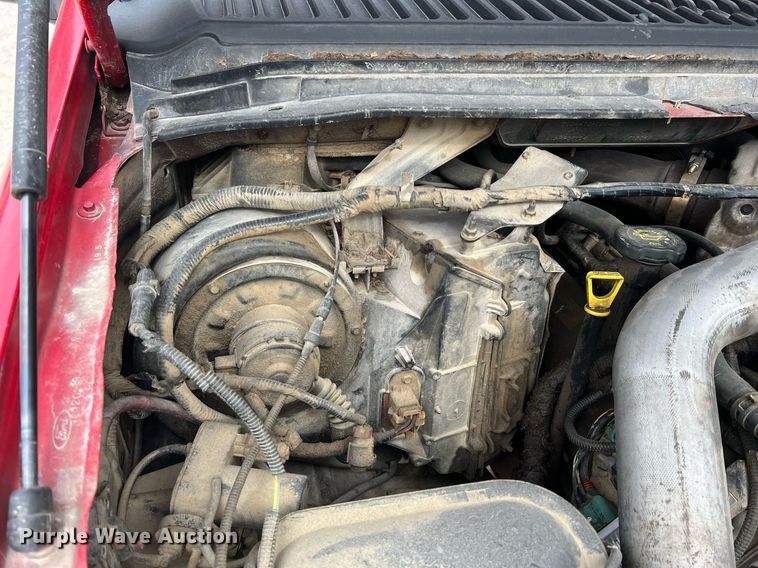 image for item NI9096 2006 Ford F550 Super Duty XL  chipper truck